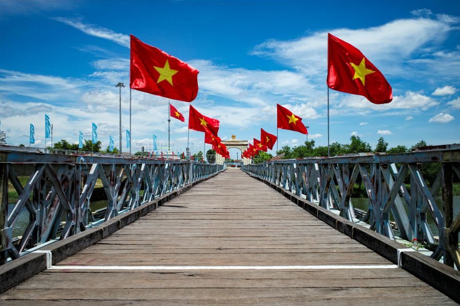 Hien Luong bridge DMZ quang tri