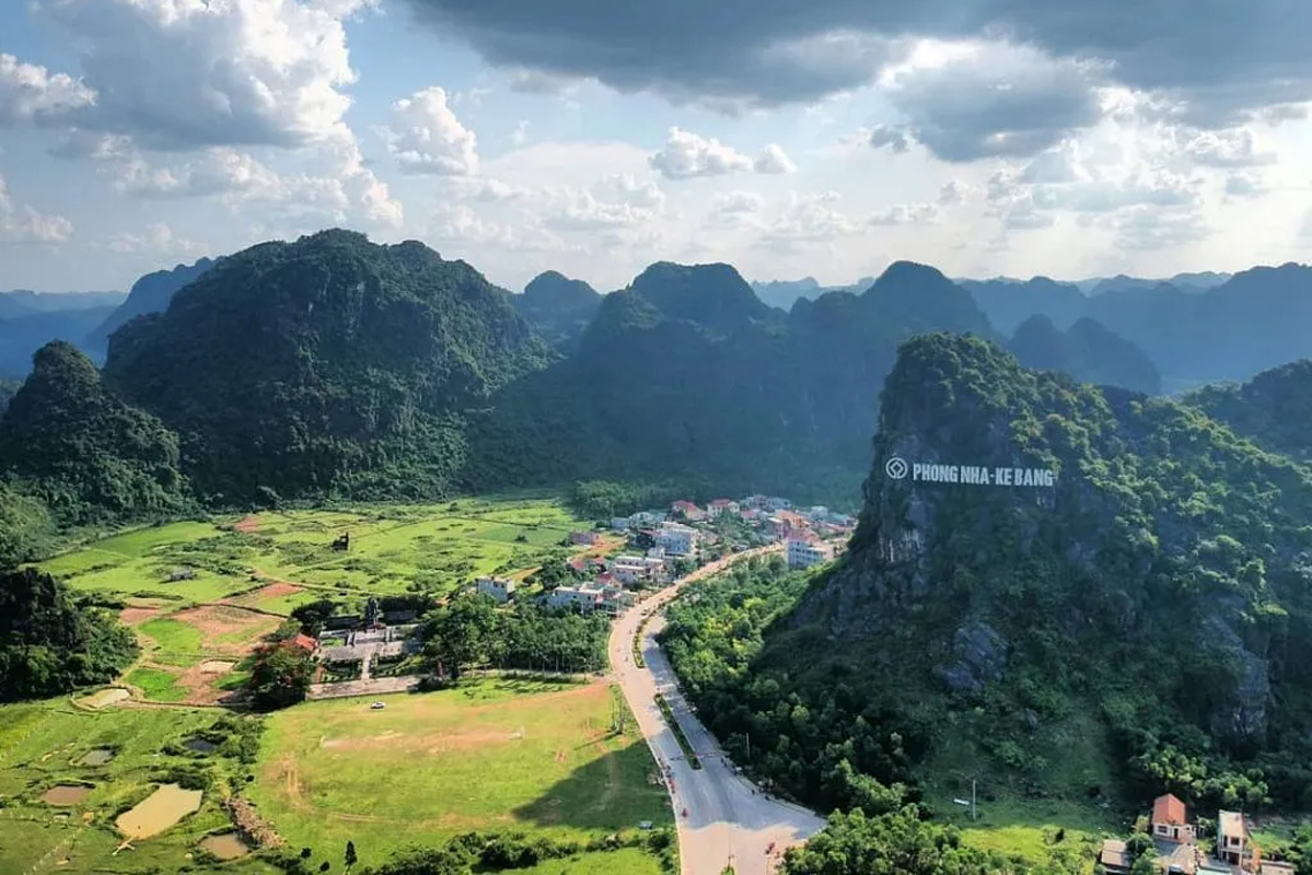 Hue - Khe Sanh - Phong Nha 3 days